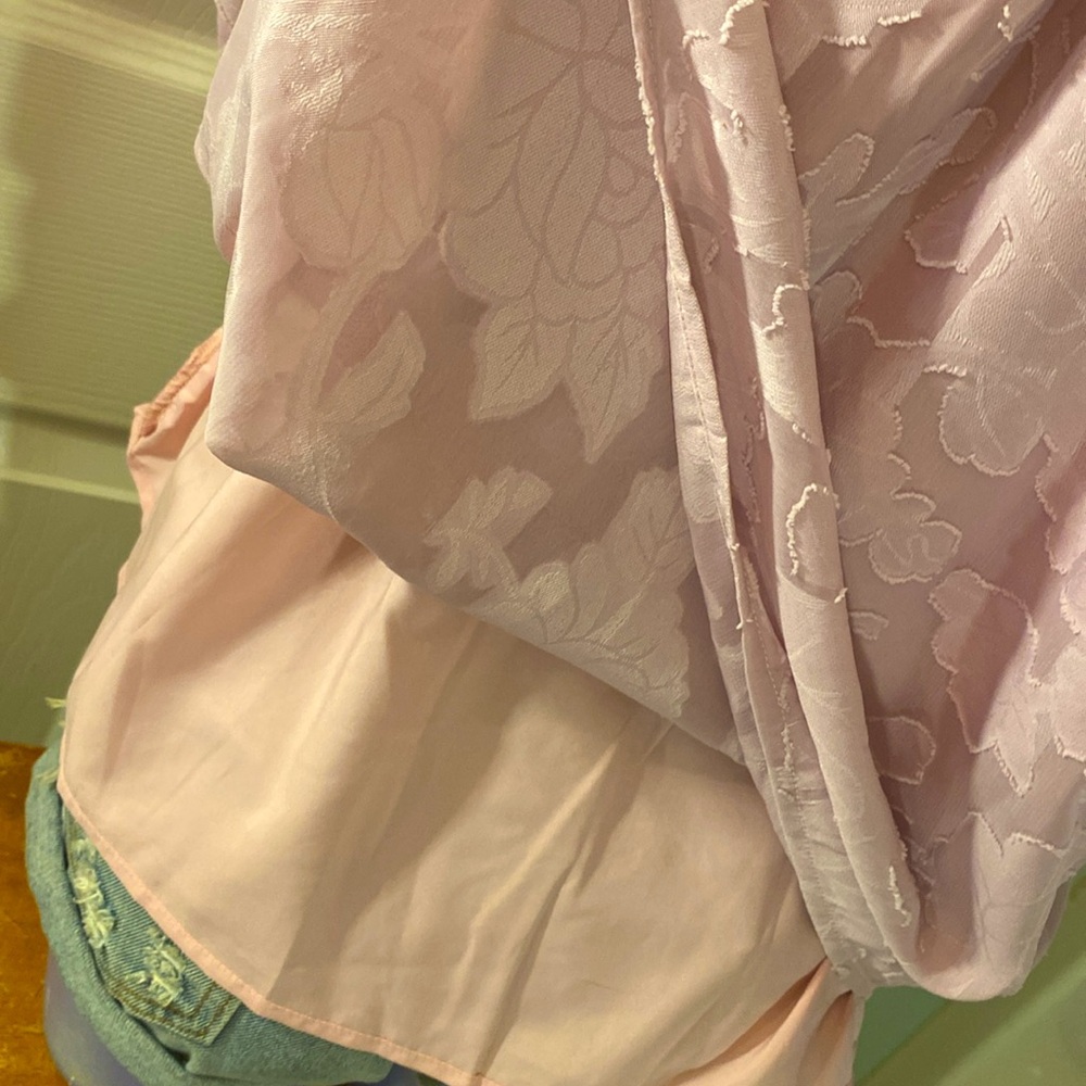 TRACIES Floral Pink Lace Blouse - Picture 12 of 14